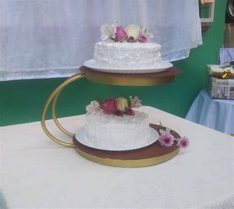 base de dos pisos para torta estable