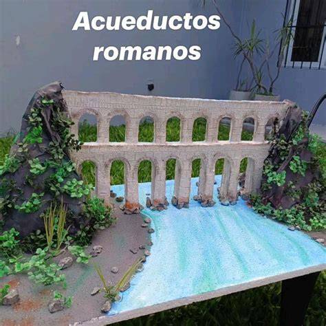 Modelo escolar de acueducto con agua