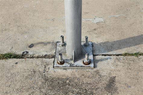 placa base columna pernos anclaje hormigón