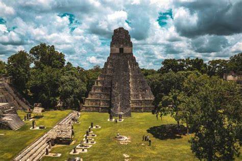 Fotografías históricas de ruinas mayas