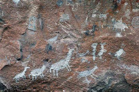 Arte rupestre en alero de Cerro Colorado