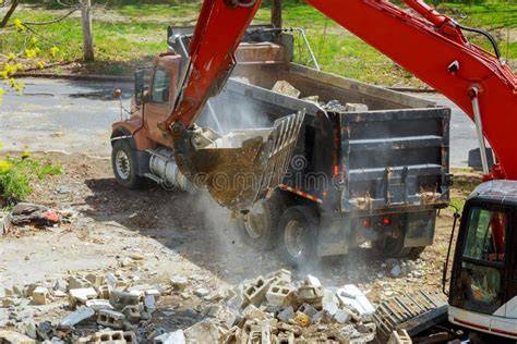 camión retirando escombros de construcción