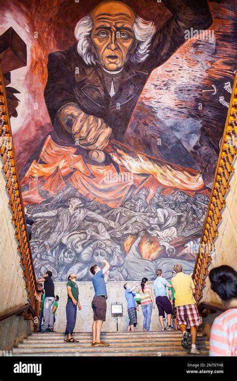 Hidalgo en mural de José Clemente Orozco
