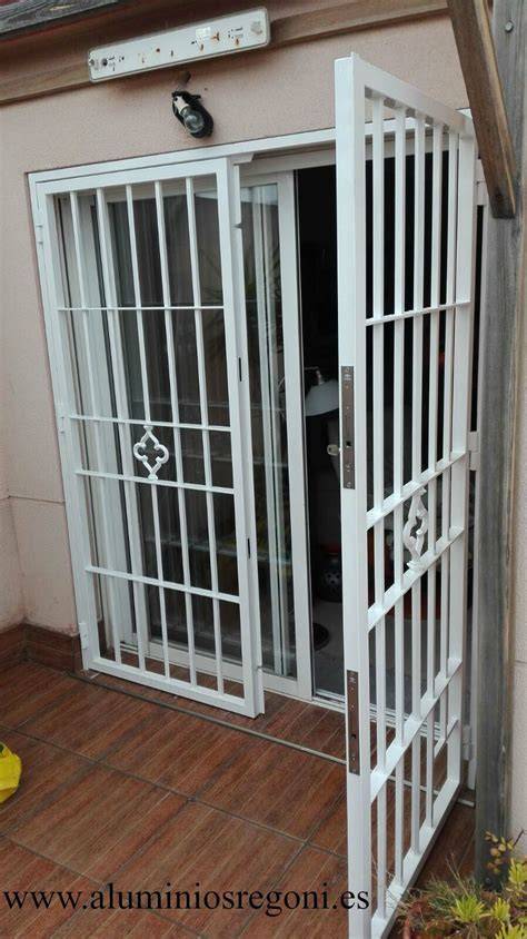 Reja de granja con puerta de aluminio