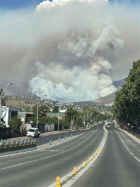Incendio forestal con pirocúmulo
