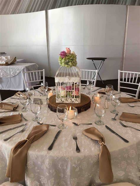 decoración flotante romántica para mesas de boda