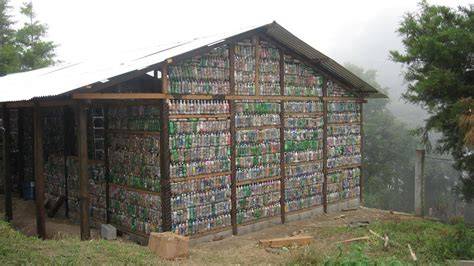 muro construido con ecoladrillos